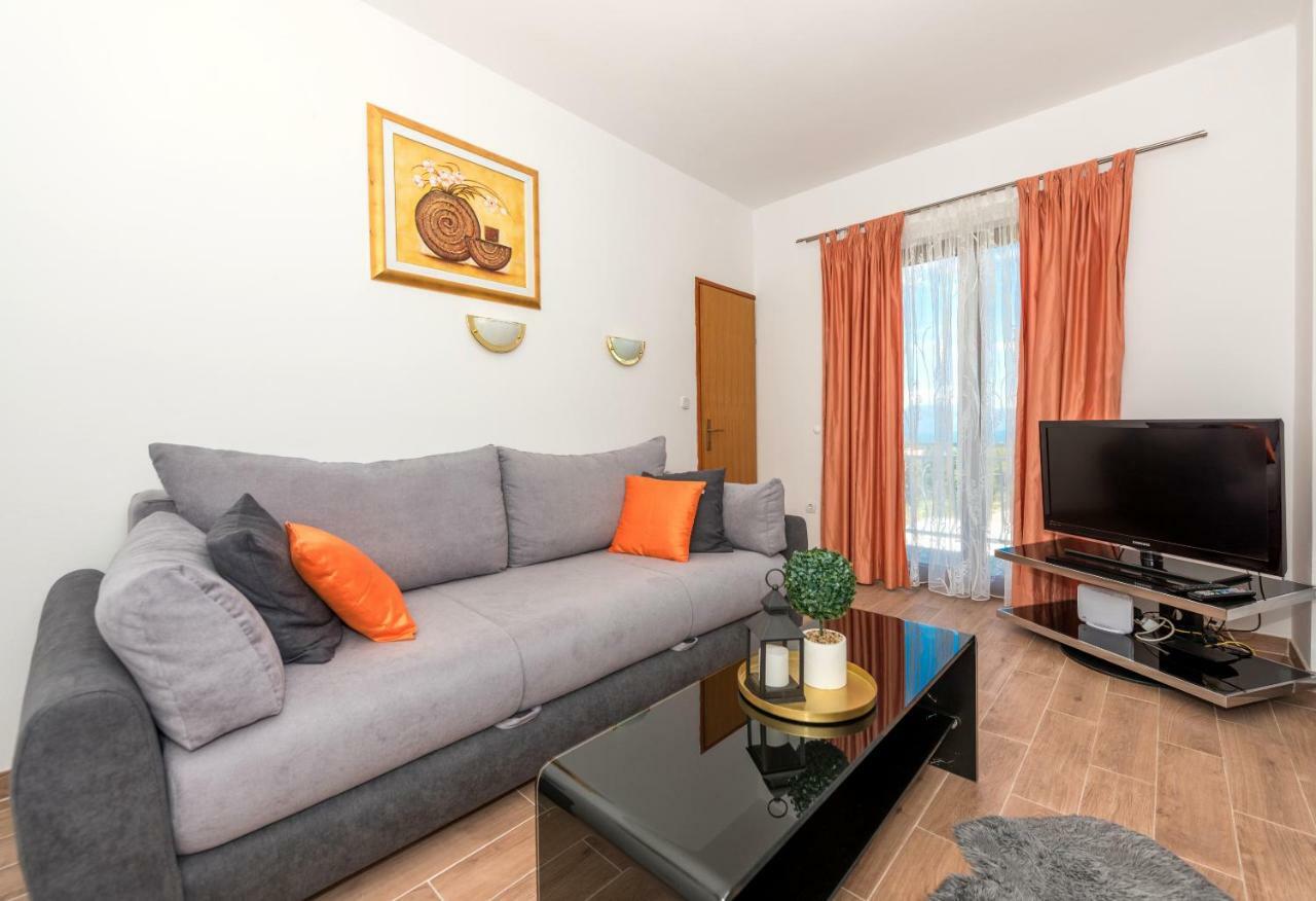 Apartmani Zara & Maris Gradac  Buitenkant foto