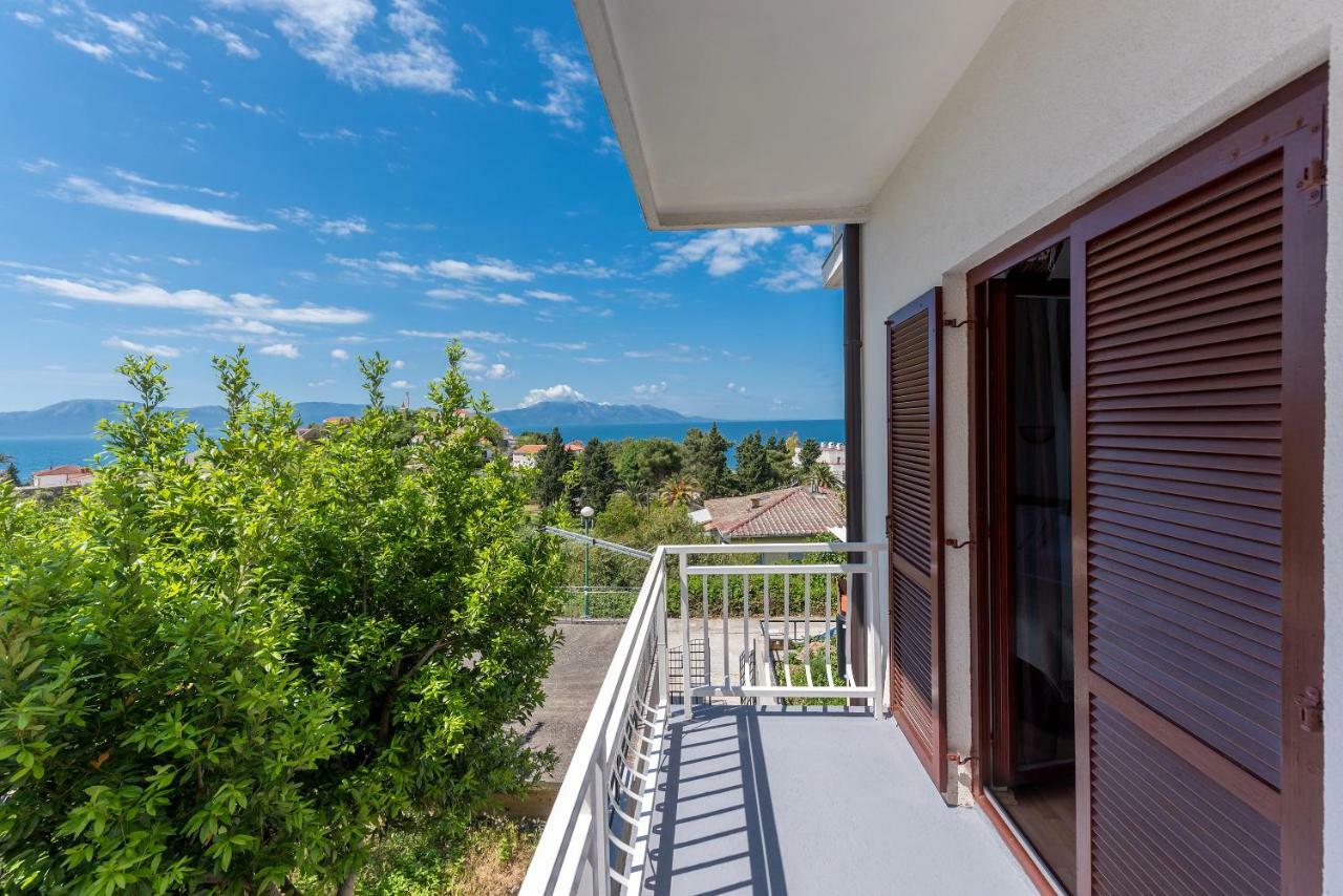 Apartmani Zara & Maris Gradac  Buitenkant foto