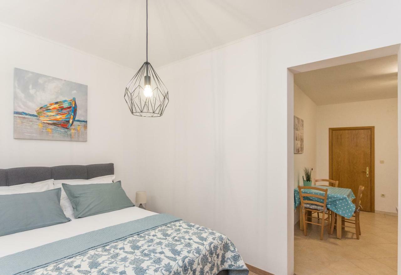 Apartmani Zara & Maris Gradac  Buitenkant foto