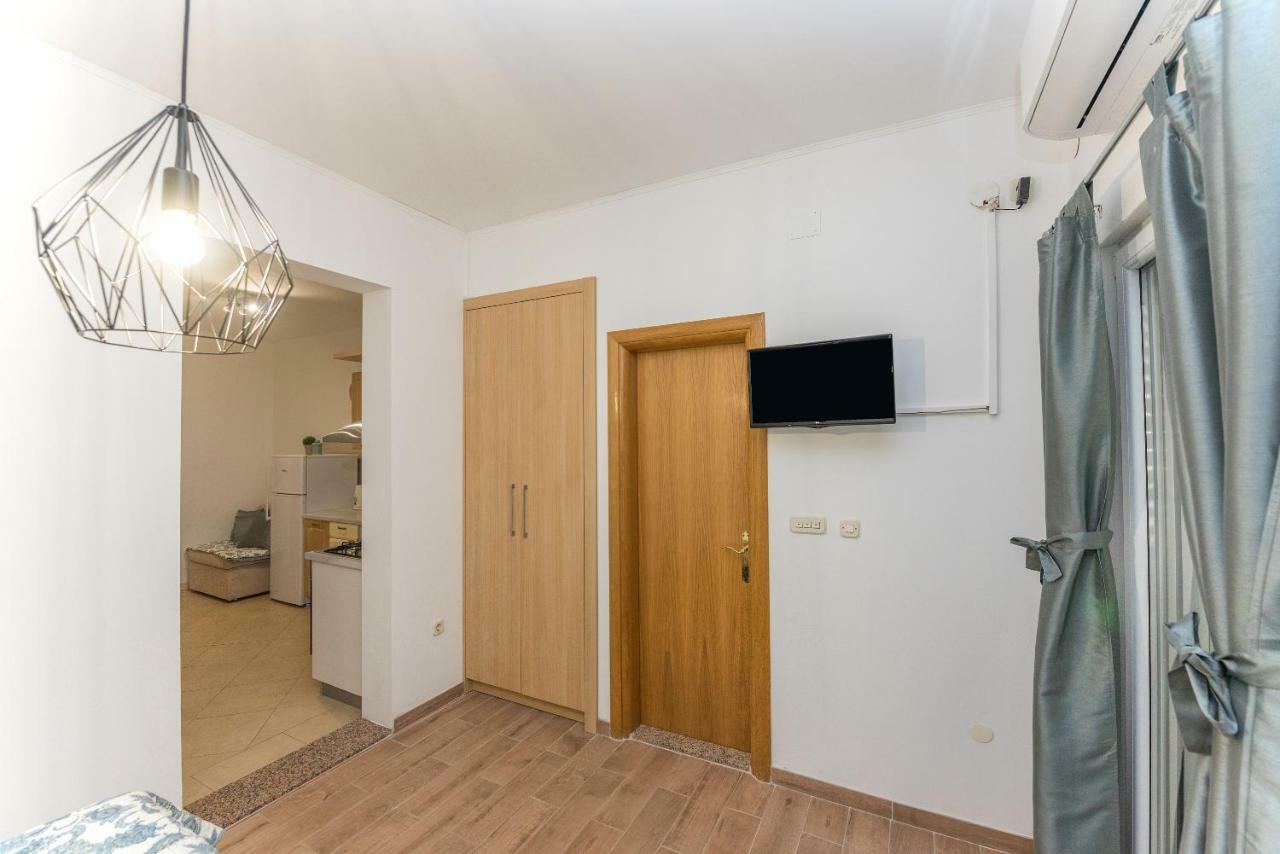 Apartmani Zara & Maris Gradac  Buitenkant foto