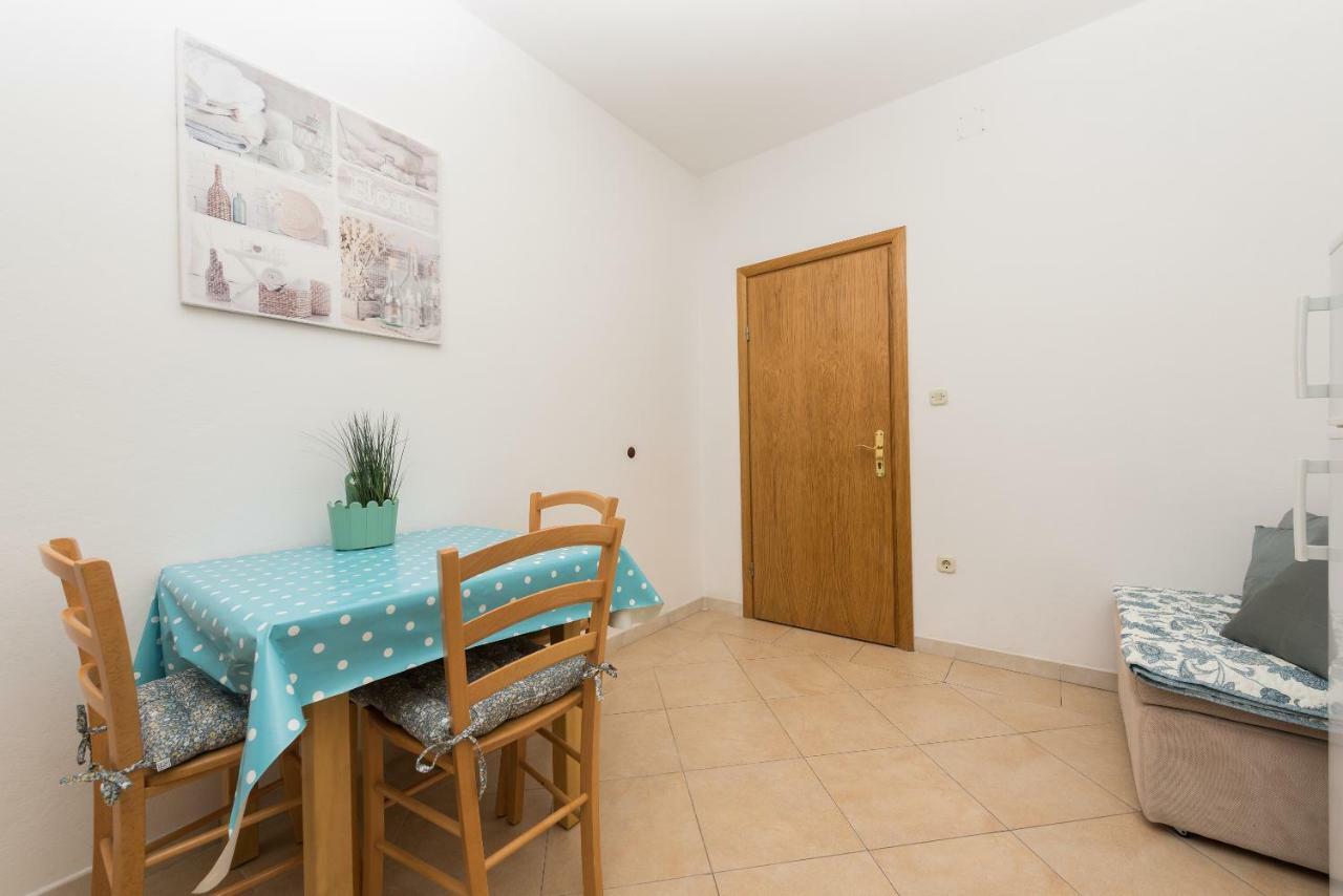 Apartmani Zara & Maris Gradac  Buitenkant foto